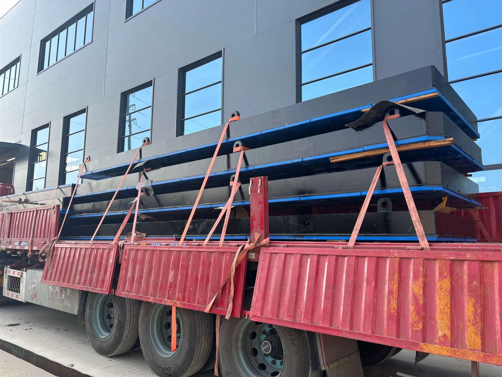 The Customer-customized Anti-collision Plates For The Dock Were Successfully ...